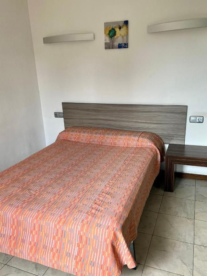 Hostal - Restaurante Asador Esperanza Huesca Ngoại thất bức ảnh