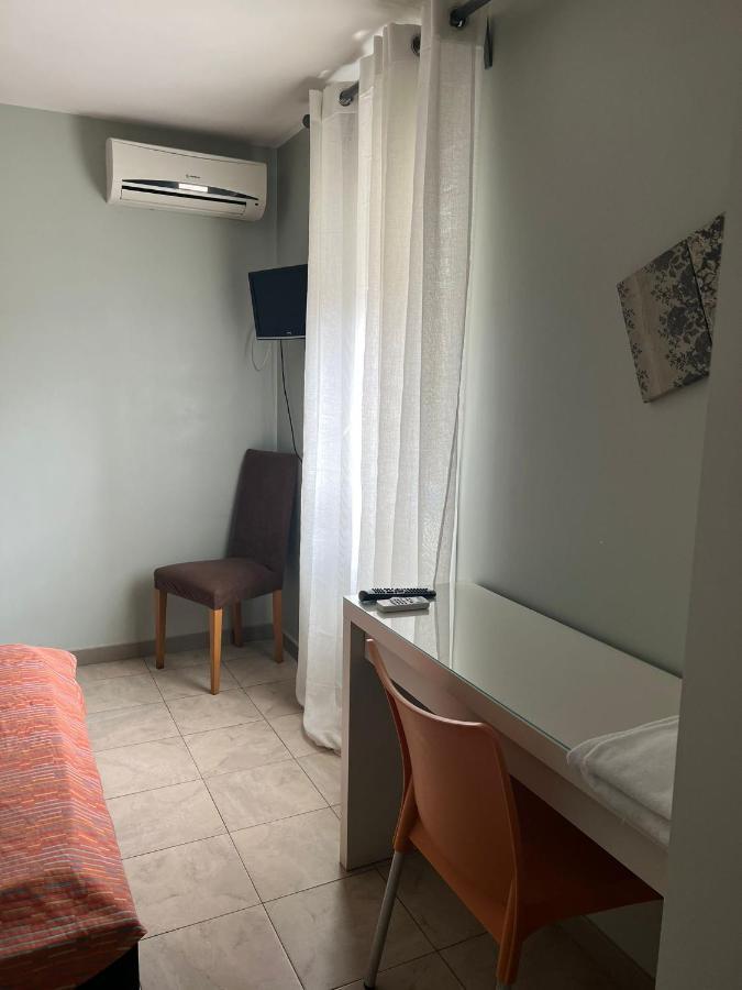 Hostal - Restaurante Asador Esperanza Huesca Ngoại thất bức ảnh